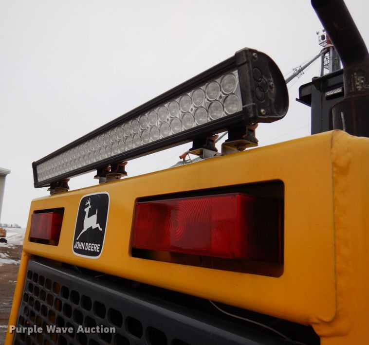 image for item IA9364 1989 John Deere 544E  wheel loader