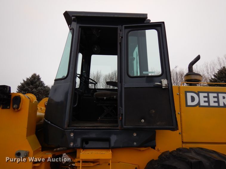 image for item IA9364 1989 John Deere 544E  wheel loader