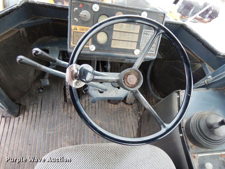 image for item IA9364 1989 John Deere 544E  wheel loader