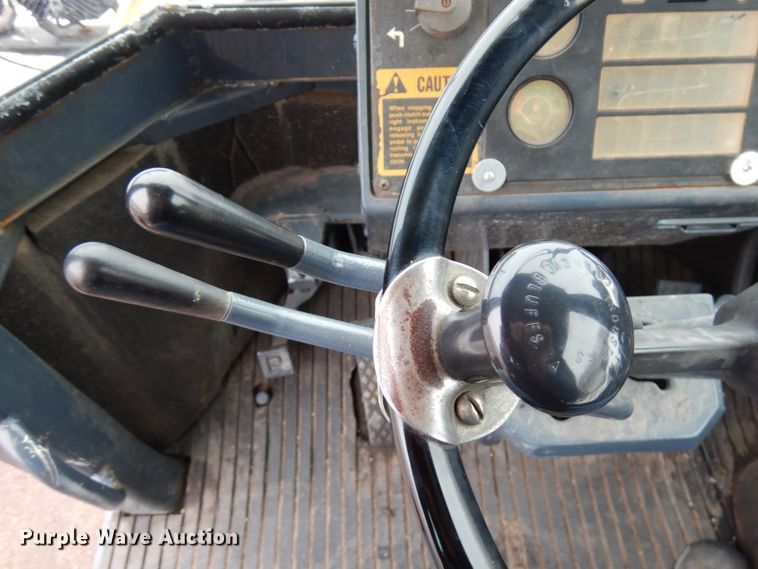 image for item IA9364 1989 John Deere 544E  wheel loader