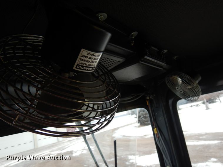 image for item IA9364 1989 John Deere 544E  wheel loader