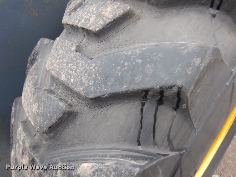 image for item IA9364 1989 John Deere 544E  wheel loader