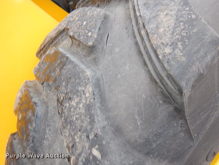 image for item IA9364 1989 John Deere 544E  wheel loader