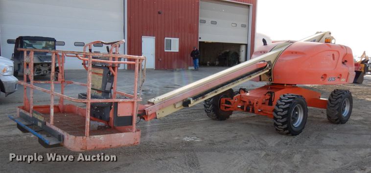 image for item IA9372 2004 JLG 400S  boom lift