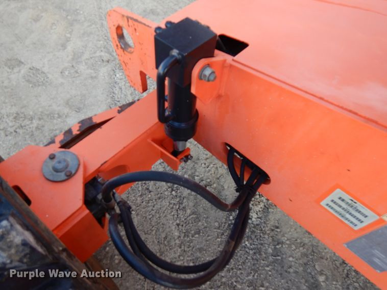 image for item IA9372 2004 JLG 400S  boom lift