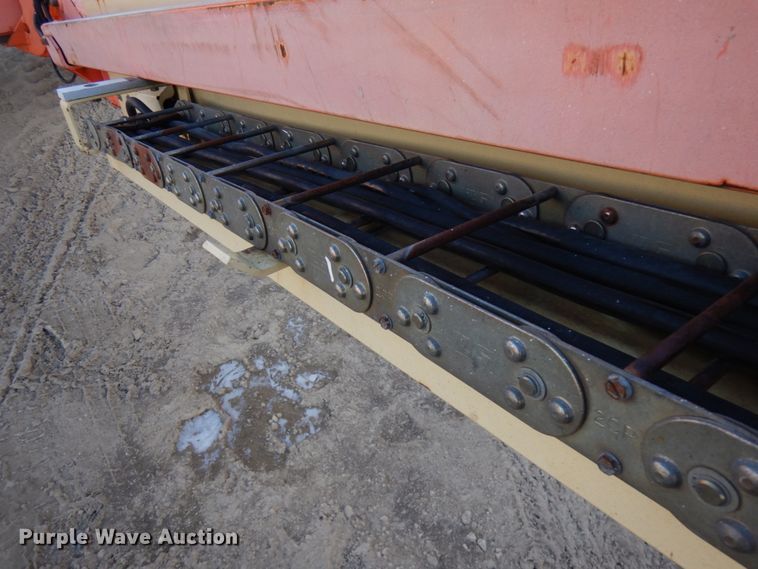 image for item IA9372 2004 JLG 400S  boom lift