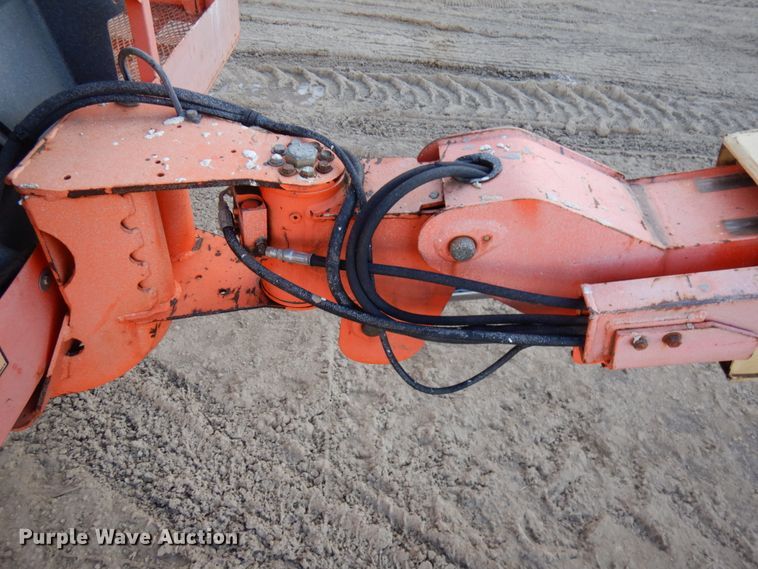 image for item IA9372 2004 JLG 400S  boom lift