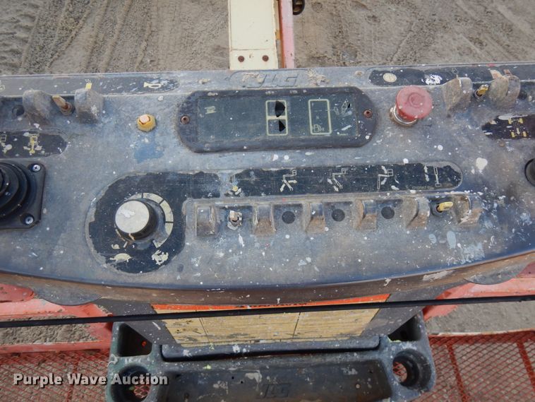 image for item IA9372 2004 JLG 400S  boom lift