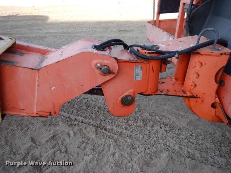 image for item IA9372 2004 JLG 400S  boom lift