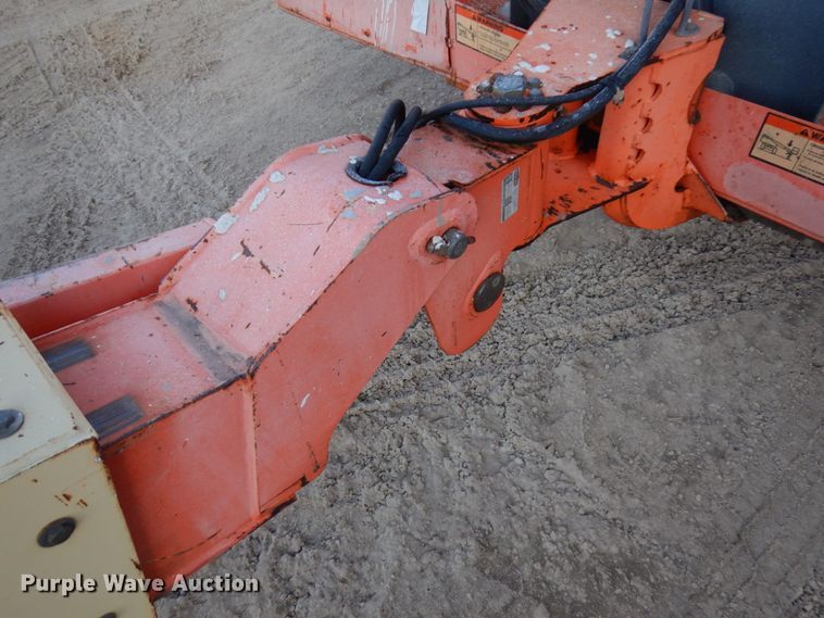 image for item IA9372 2004 JLG 400S  boom lift
