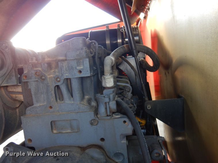 image for item IA9372 2004 JLG 400S  boom lift