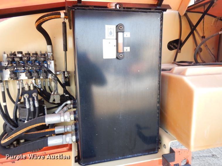 image for item IA9372 2004 JLG 400S  boom lift