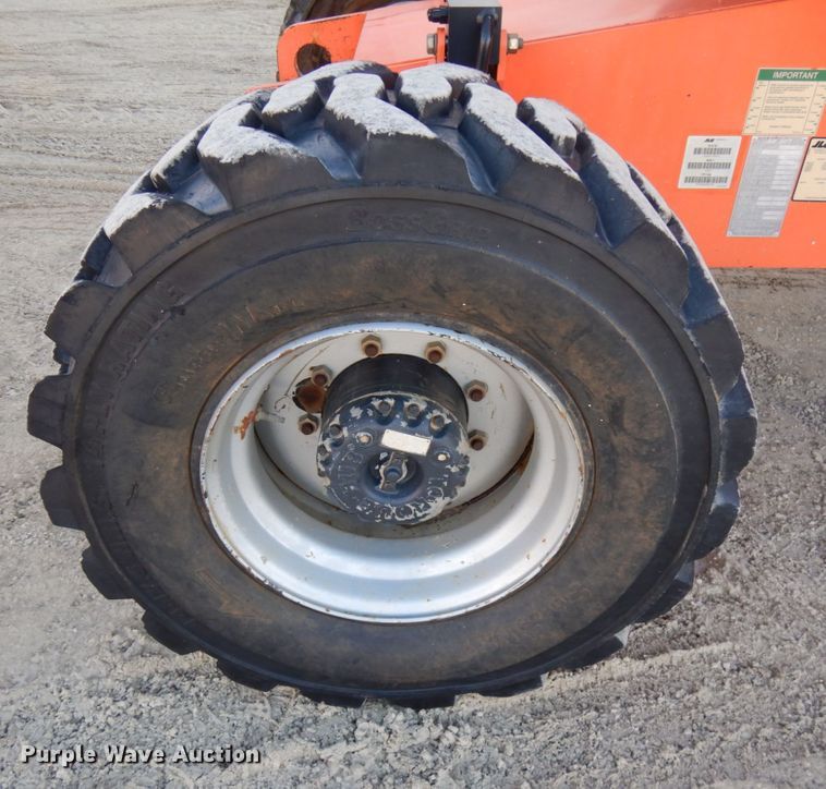 image for item IA9372 2004 JLG 400S  boom lift