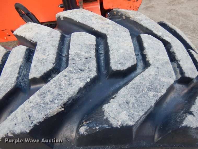 image for item IA9372 2004 JLG 400S  boom lift