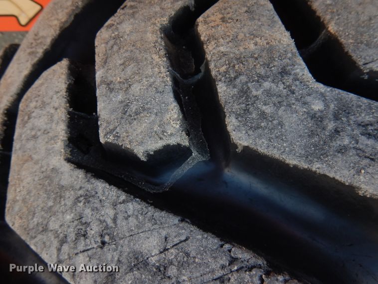 image for item IA9372 2004 JLG 400S  boom lift