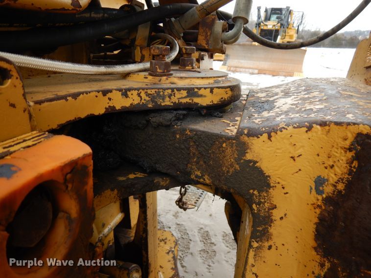 image for item IA9379 1995 Caterpillar D250E  haul truck