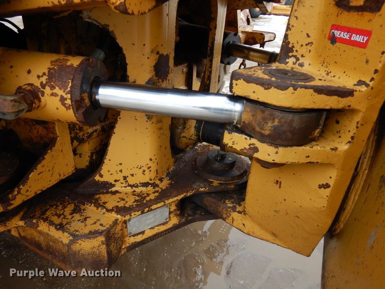 image for item IA9379 1995 Caterpillar D250E  haul truck