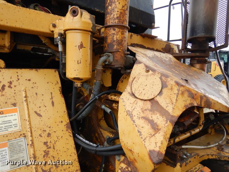 image for item IA9379 1995 Caterpillar D250E  haul truck