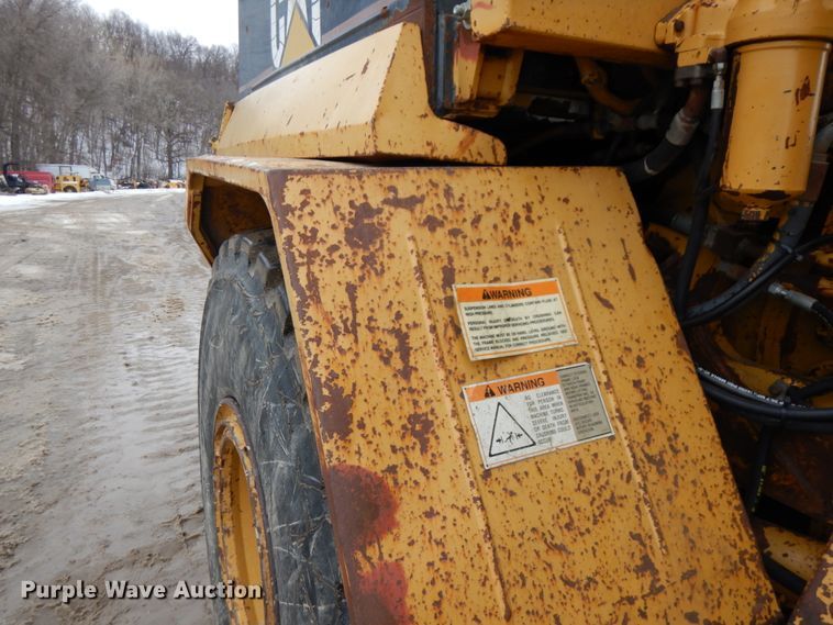 image for item IA9379 1995 Caterpillar D250E  haul truck