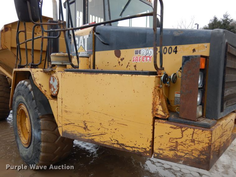 image for item IA9379 1995 Caterpillar D250E  haul truck