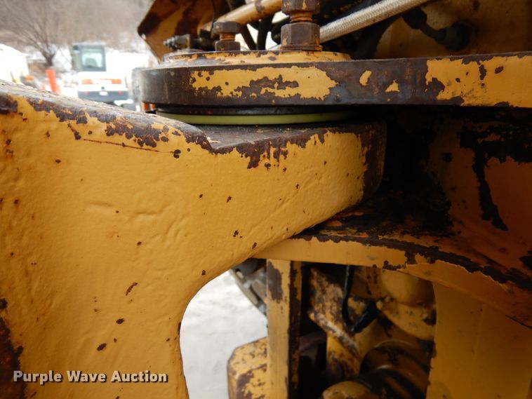 image for item IA9379 1995 Caterpillar D250E  haul truck