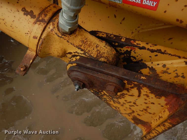 image for item IA9379 1995 Caterpillar D250E  haul truck