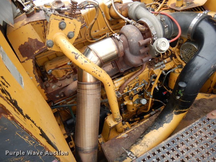 image for item IA9379 1995 Caterpillar D250E  haul truck