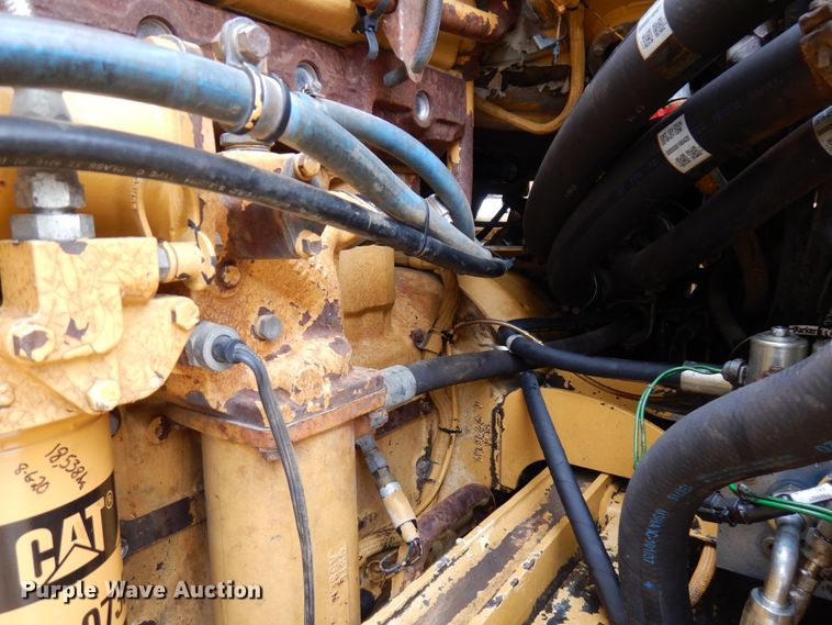 image for item IA9379 1995 Caterpillar D250E  haul truck