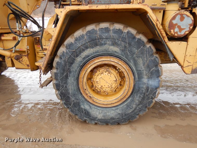 image for item IA9379 1995 Caterpillar D250E  haul truck