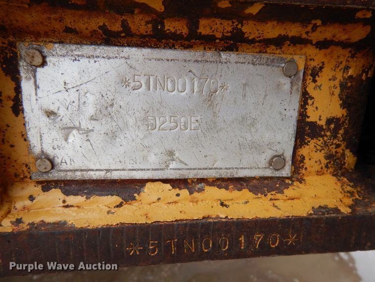 image for item IA9379 1995 Caterpillar D250E  haul truck