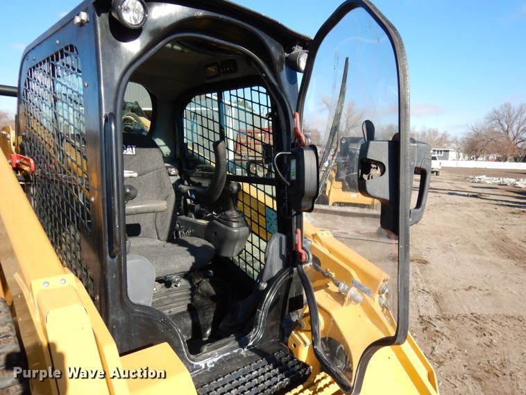 image for item IA9383 2015 Caterpillar 289D  tracked skid steer loader