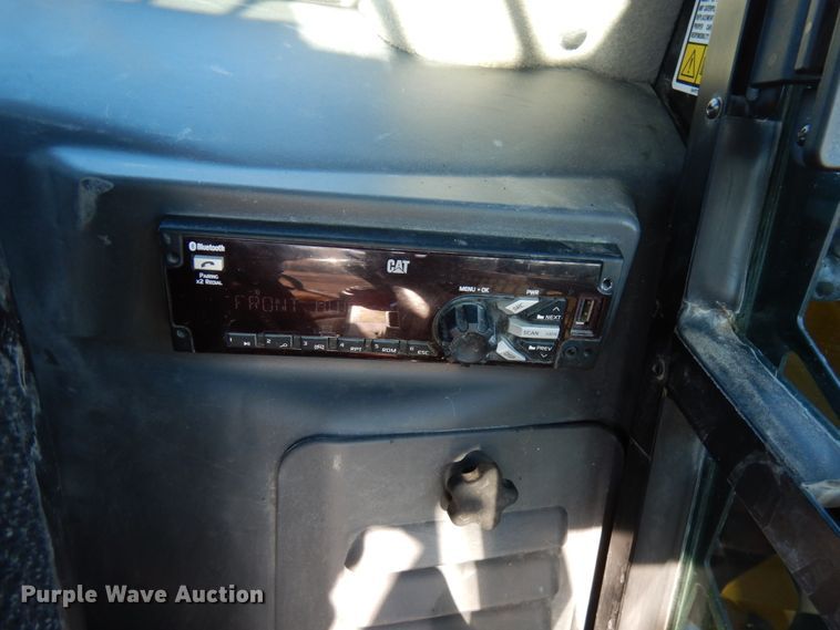 image for item IA9383 2015 Caterpillar 289D  tracked skid steer loader