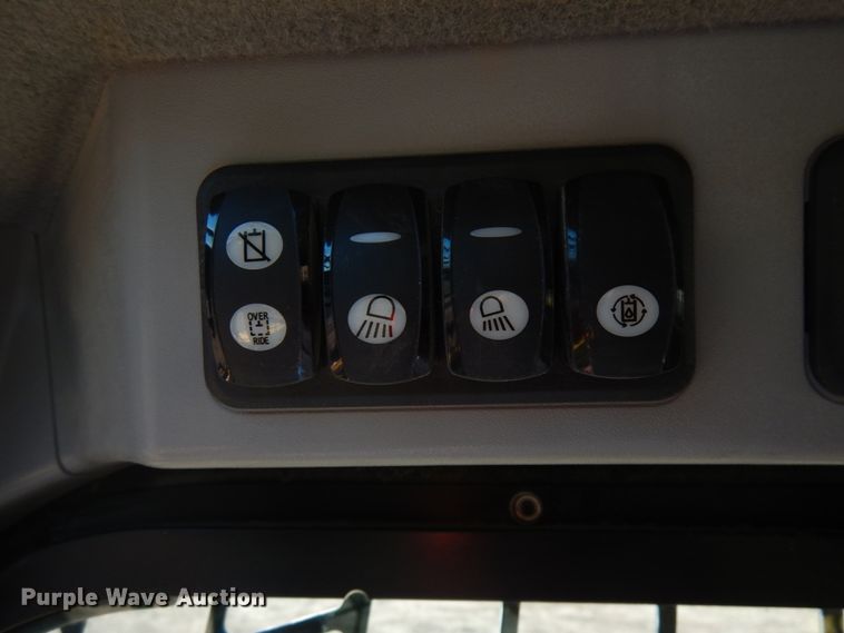 image for item IA9383 2015 Caterpillar 289D  tracked skid steer loader