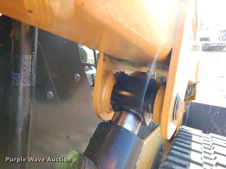 image for item IA9384 2017 Caterpillar 289D  tracked skid steer loader