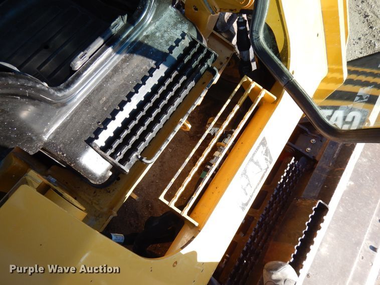 image for item IA9384 2017 Caterpillar 289D  tracked skid steer loader