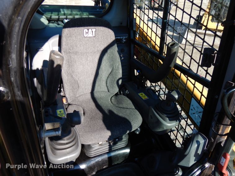 image for item IA9384 2017 Caterpillar 289D  tracked skid steer loader