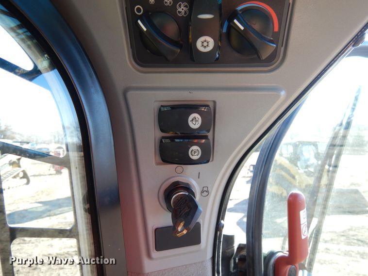 image for item IA9384 2017 Caterpillar 289D  tracked skid steer loader