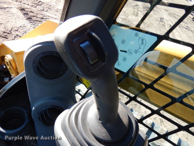 image for item IA9384 2017 Caterpillar 289D  tracked skid steer loader