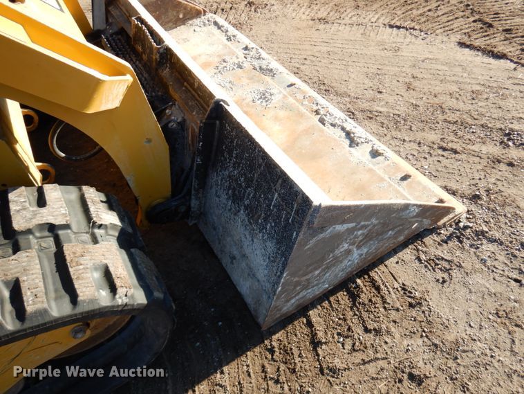 image for item IA9385 2017 Caterpillar 289D  tracked skid steer loader