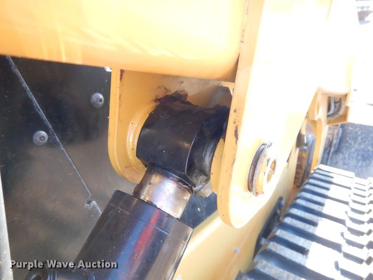 image for item IA9385 2017 Caterpillar 289D  tracked skid steer loader