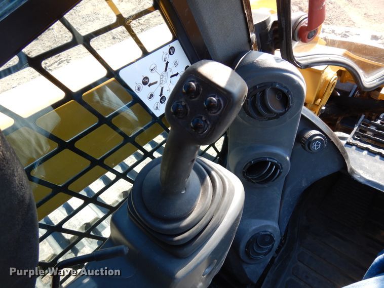 image for item IA9385 2017 Caterpillar 289D  tracked skid steer loader