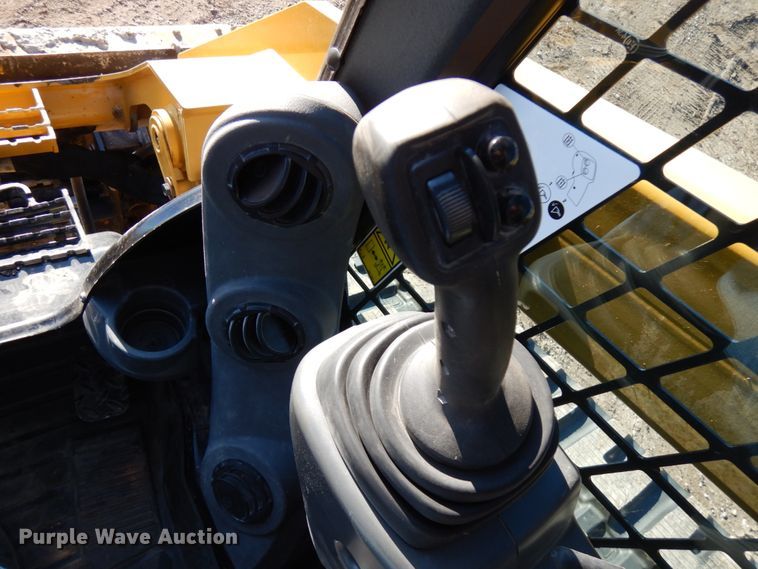 image for item IA9385 2017 Caterpillar 289D  tracked skid steer loader