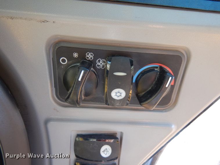 image for item IA9385 2017 Caterpillar 289D  tracked skid steer loader