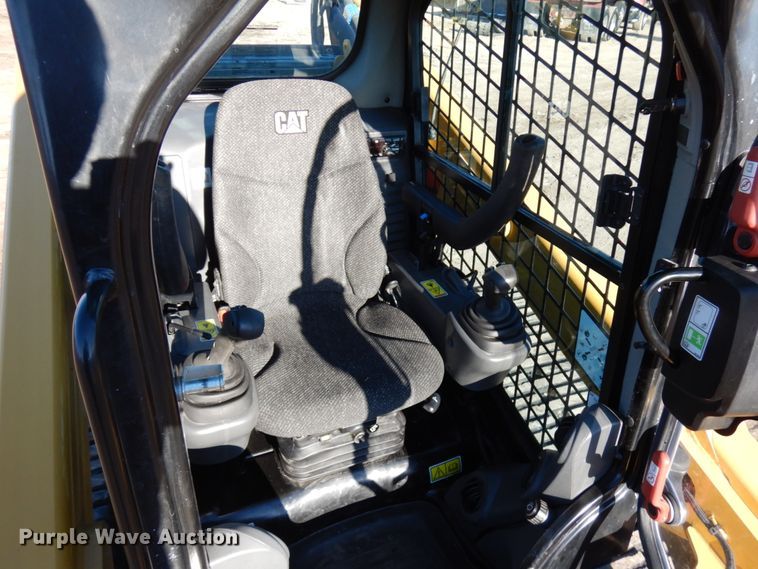 image for item IA9386 2019 Caterpillar 289D  tracked skid steer loader