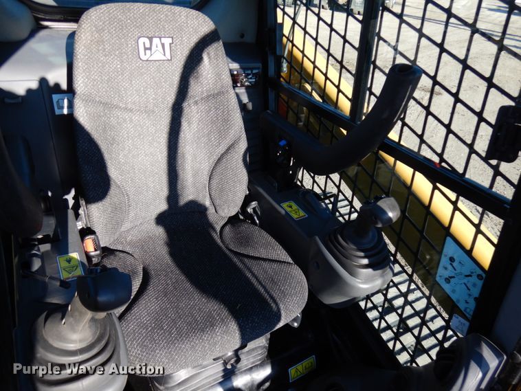 image for item IA9386 2019 Caterpillar 289D  tracked skid steer loader