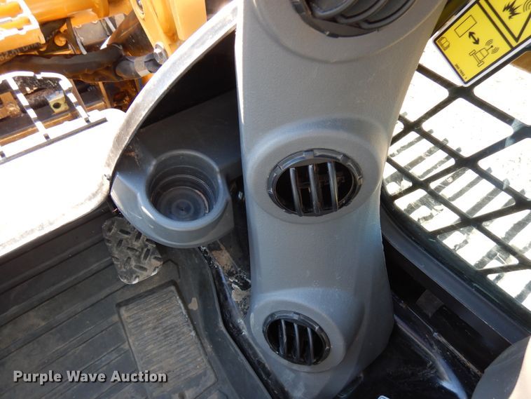 image for item IA9386 2019 Caterpillar 289D  tracked skid steer loader