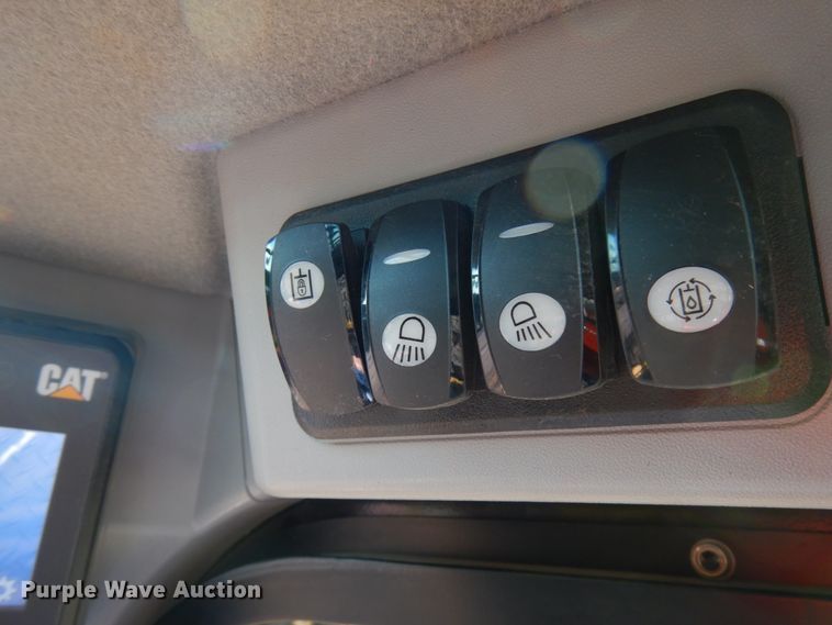 image for item IA9386 2019 Caterpillar 289D  tracked skid steer loader