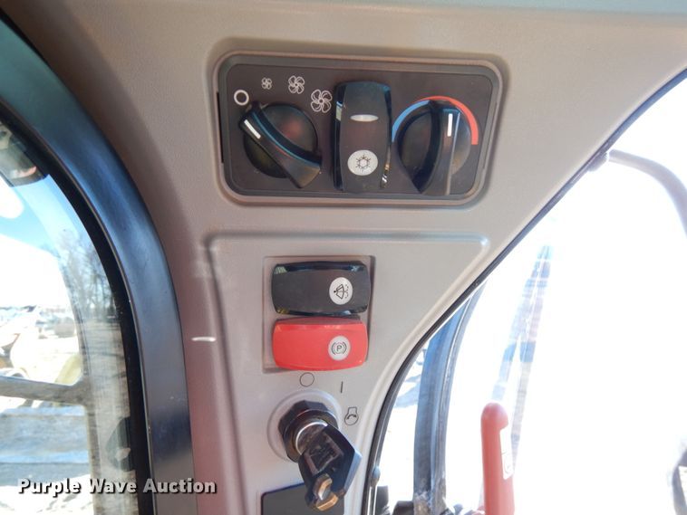 image for item IA9386 2019 Caterpillar 289D  tracked skid steer loader