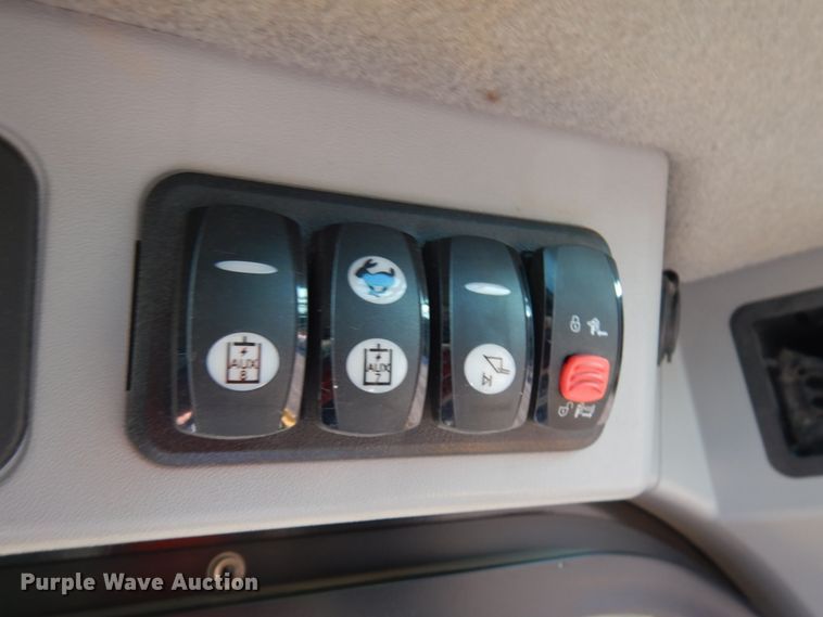 image for item IA9386 2019 Caterpillar 289D  tracked skid steer loader