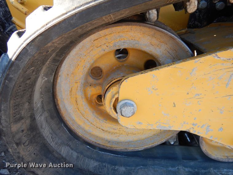 image for item IA9386 2019 Caterpillar 289D  tracked skid steer loader